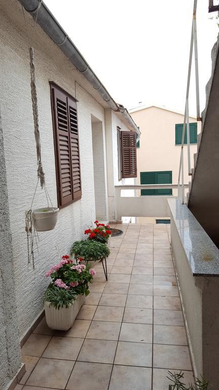 Apartments Bazilika ノヴァリャ エクステリア 写真
