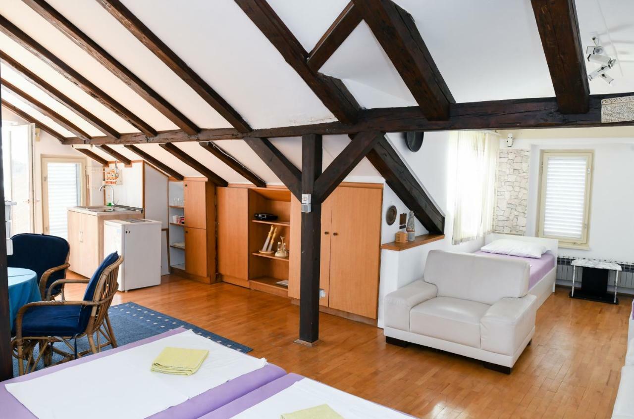 Apartments Bazilika ノヴァリャ エクステリア 写真