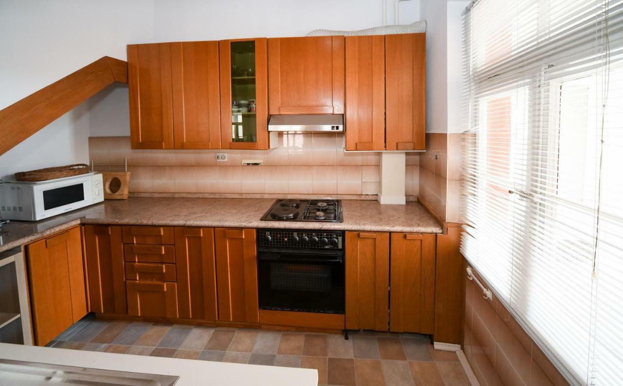 Apartments Bazilika ノヴァリャ エクステリア 写真